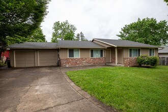 3532 NE Division St in Gresham, OR - Building Photo - Building Photo