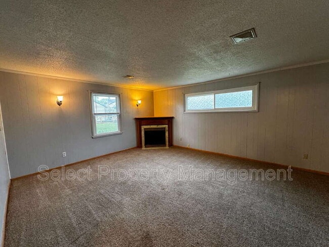 1644 Circle Dr in Fort Wayne, IN - Building Photo - Building Photo