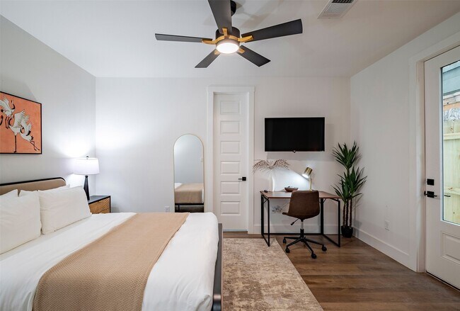 property at 1305 E 27th St