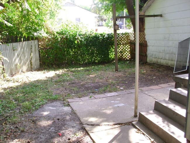 214 E Walker St in Macomb, IL - Building Photo - Building Photo