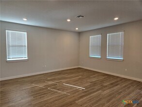 2408 Ayers Dr in Seguin, TX - Building Photo - Building Photo