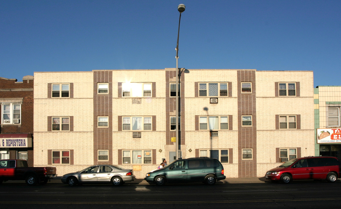 1930 S Cicero Ave in Cicero, IL - Foto de edificio