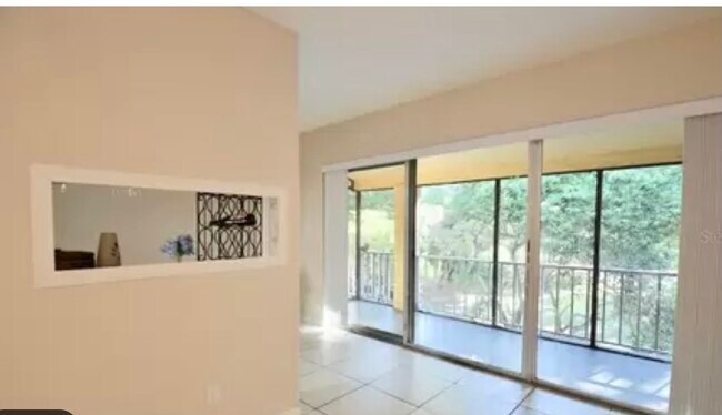 7627 Dolonita Dr, Unit Dolonita Dr in Tampa, FL - Foto de edificio - Building Photo