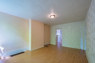 609 N Saint Clair St in Pittsburgh, PA - Foto de edificio - Building Photo