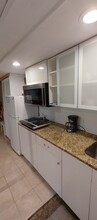 22 Hingham St, Unit B in Cambridge, MA - Building Photo - Building Photo