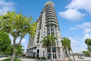 1 Glen Royal Pky, Unit 1212 in Miami, FL - Building Photo