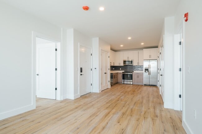 67 Summer Ave in Newark, NJ - Building Photo - Building Photo