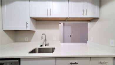 18308 Streamside Dr in Gaithersburg, MD - Building Photo - Building Photo