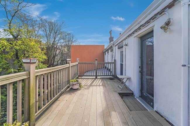 715 Bloomfield St in Hoboken, NJ - Building Photo - Building Photo
