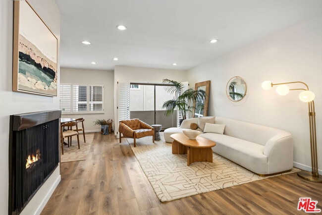 11928 Kiowa Ave in Los Angeles, CA - Building Photo - Building Photo