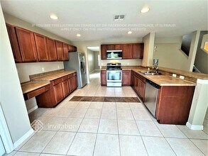 15696 Galbi Dr in Orlando, FL - Foto de edificio - Building Photo