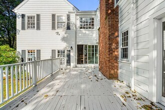 30 Spray Ave in Marblehead, MA - Building Photo - Building Photo