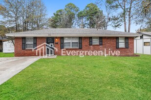 8704 Duncan Dr in Little Rock, AR - Building Photo