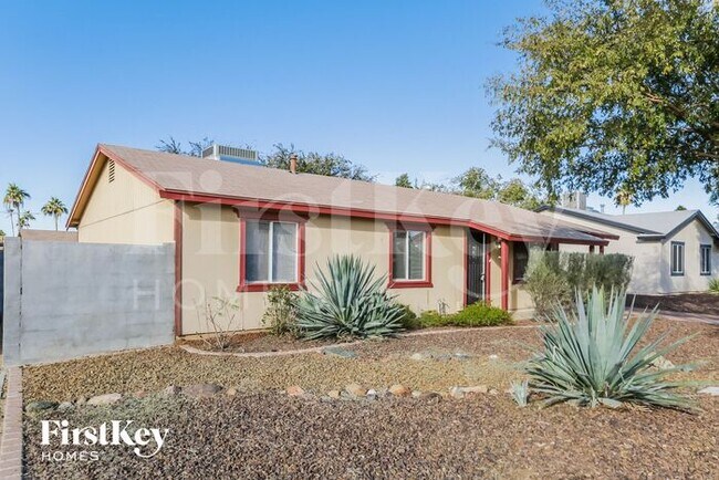 13248 N 38th Pl in Phoenix, AZ - Building Photo - Building Photo