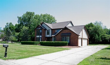 6651 Arlington Dr in West Bloomfield Township, MI - Building Photo - Building Photo