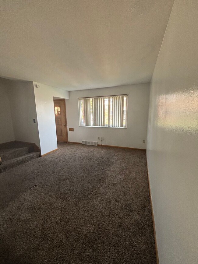 16242 Edgewood Ct in Maple Heights, OH - Building Photo - Building Photo