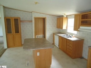 19 Barnhart Ln in Fountain Inn, SC - Foto de edificio - Building Photo
