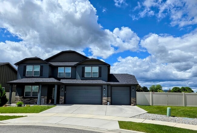 4026 N Arrowleaf Lp in Post Falls, ID - Building Photo - Building Photo