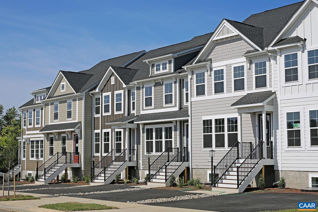 2413 Anlee Rd in Crozet, VA - Building Photo