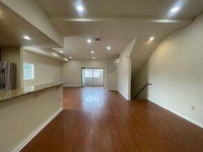 15024 Magnolia Blvd in Sherman Oaks, CA - Building Photo - Building Photo