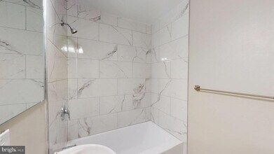 564 Wilson Bridge Dr in Oxon Hill, MD - Building Photo - Building Photo