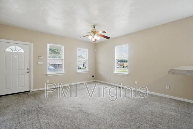 1310 Hoover Ave in Chesapeake, VA - Building Photo - Building Photo