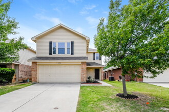 5908 Parkview Hills Ln in Fort Worth, TX - Building Photo - Building Photo