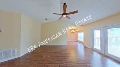 1890 Greystone Ln in Fort Walton Beach, FL - Building Photo - Building Photo