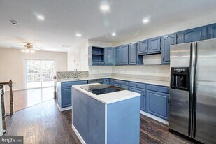 42 Victoria Square in Frederick, MD - Building Photo