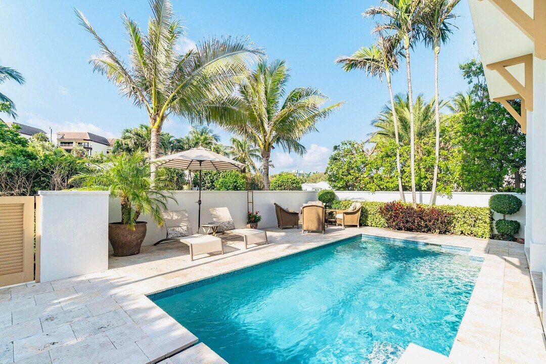 1127 Miramar Dr in Delray Beach, FL - Foto de edificio