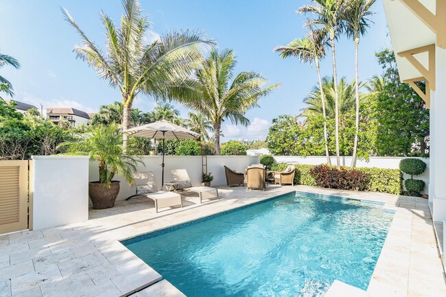 property at 1127 Miramar Dr