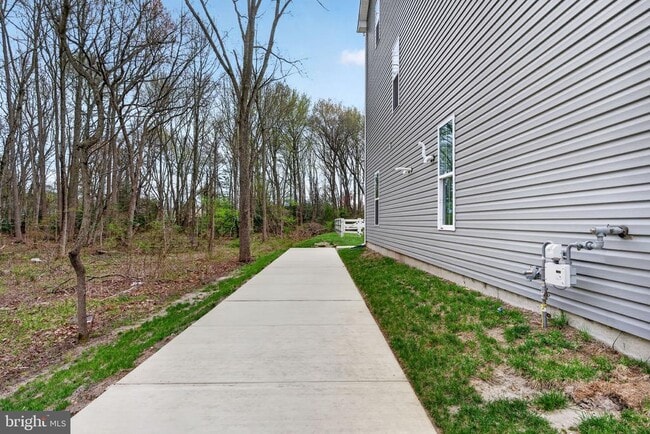 54 Sidney Ln