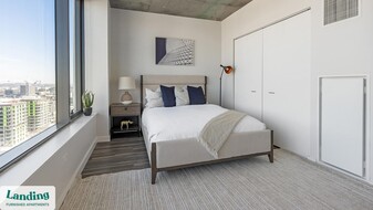 2010 West End Ave in Nashville, TN - Building Photo