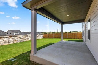 5024 Sea Salt Dr in Austin, TX - Foto de edificio - Building Photo