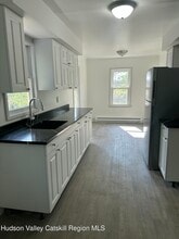 6045 NY-9G in Hudson, NY - Building Photo - Building Photo