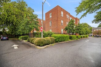 821 Brandon Ave in Norfolk, VA - Building Photo - Building Photo