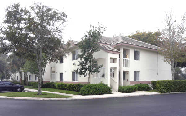 The Colonnades At Plantation in Plantation, FL - Building Photo - Building Photo