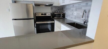 14882 Randall Ave in Fontana, CA - Foto de edificio - Building Photo