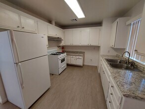 6413 Fortuna Ave in Yucca Valley, CA - Building Photo - Building Photo