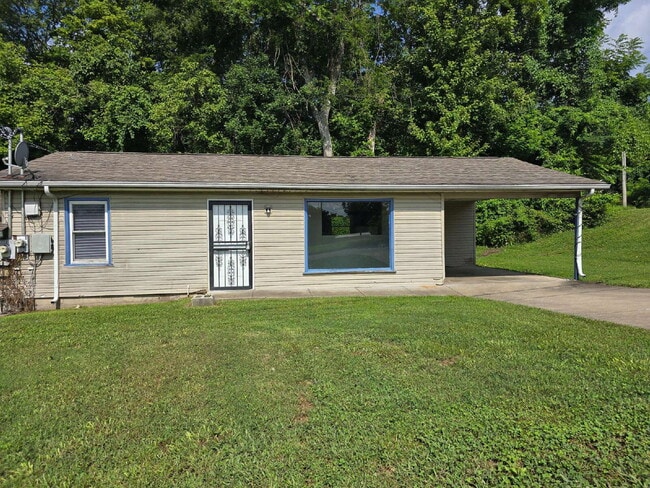 198B Locust Dr in Clarksville, TN - Building Photo - Building Photo