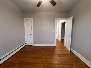 1166 Dixwell Ave, Unit #1166 in Hamden, CT - Building Photo - Building Photo