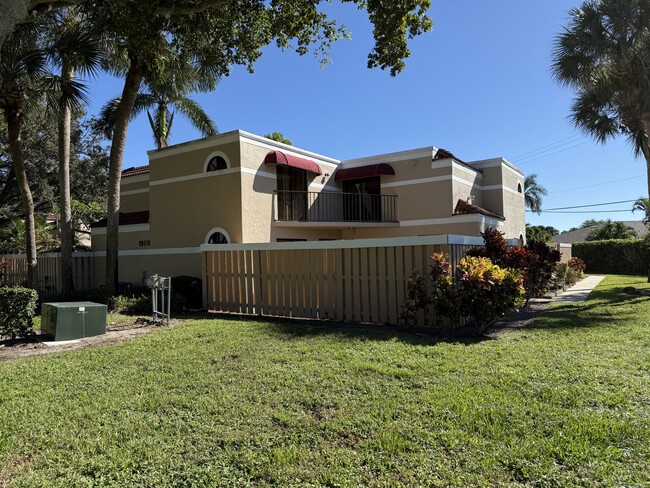 4330 Village Dr in Delray Beach, FL - Building Photo - Building Photo