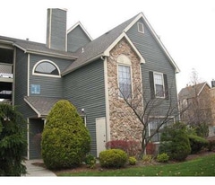 140 Longfield Ct in East Brunswick, NJ - Building Photo
