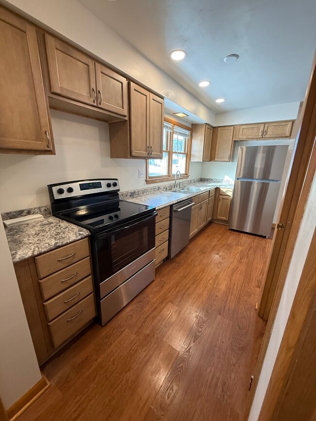 property at 1616 Sunset Ridge Dr