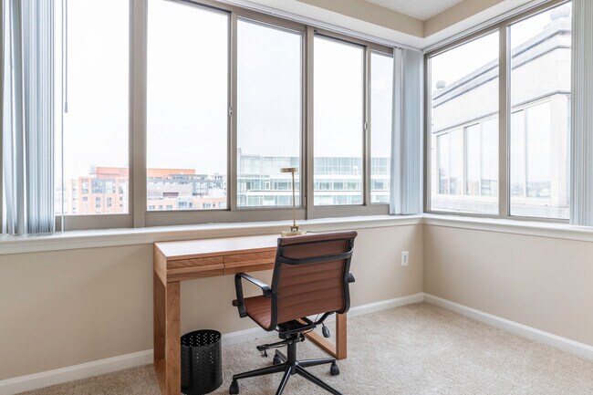 property at 2800 Clarendon Blvd