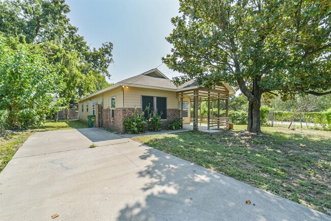 property at 4500 Old Yale St