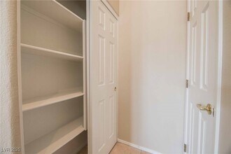 6590 Tumbleweed Ridge Ln in Henderson, NV - Building Photo - Building Photo