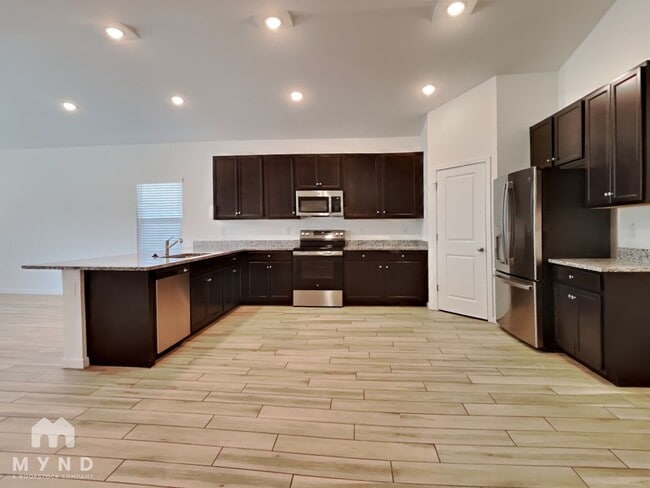 7918 N 79th Ave in Glendale, AZ - Building Photo - Building Photo