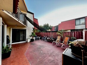 3652 Victoria Dr in West Palm Beach, FL - Foto de edificio - Building Photo