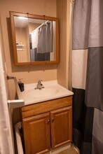 38 Greenacre Square in Springfield, MA - Foto de edificio - Building Photo